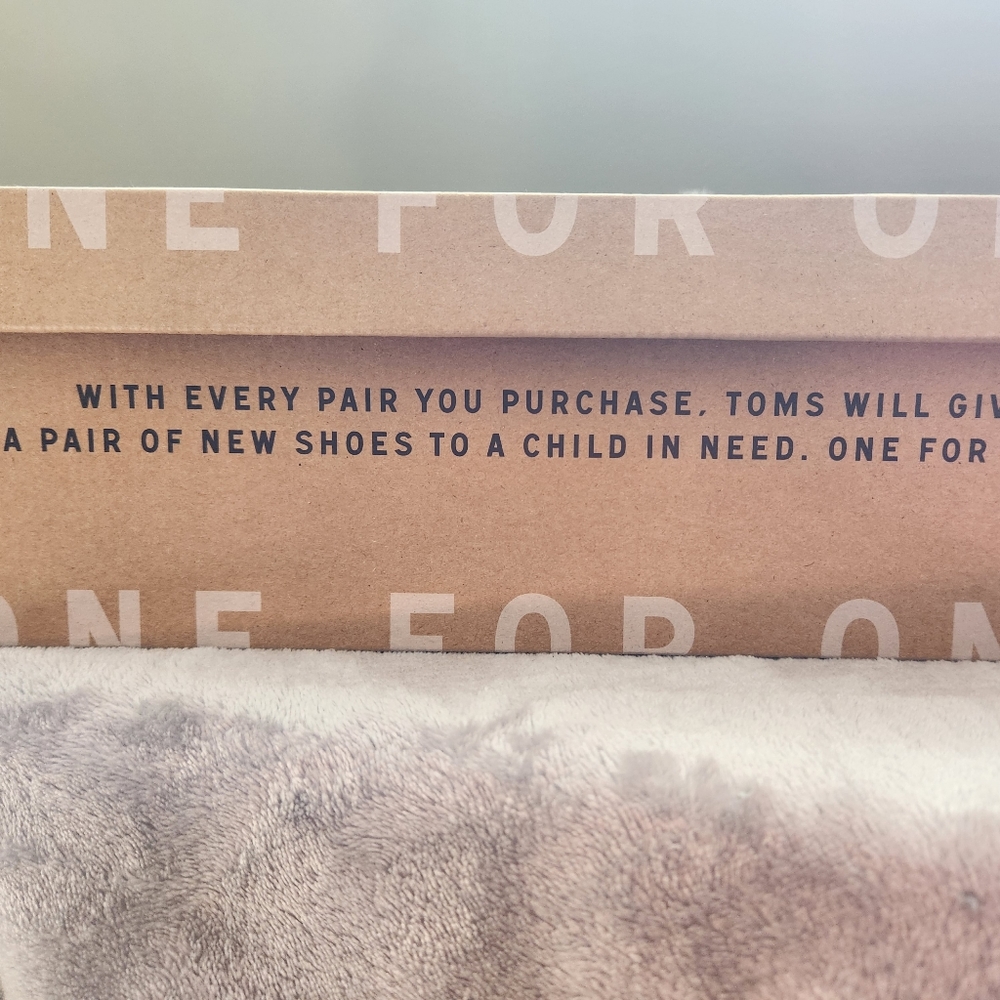 TOMS Classic Red Mahogony Slip-ons